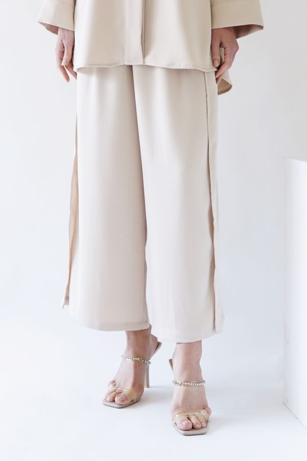 Beige trousers