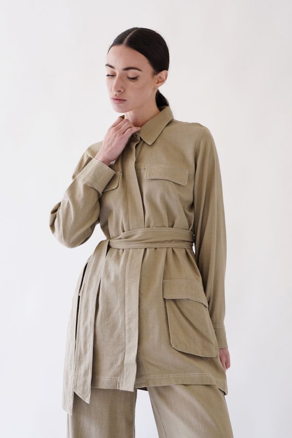 Beige linen shirt with pockets