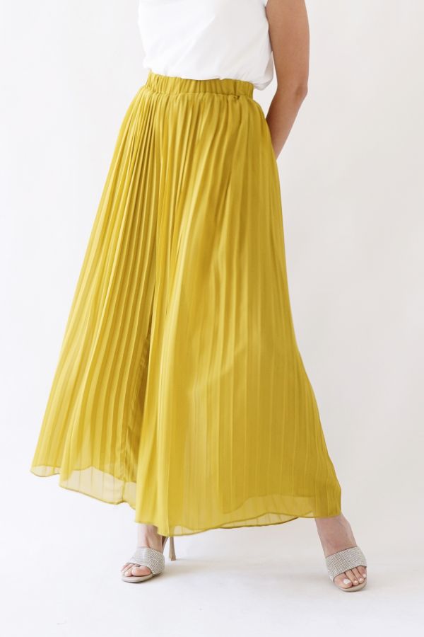 Mustard pleated trousers