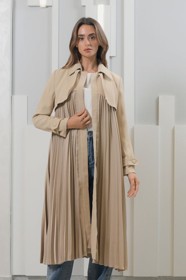 Beige pleated jacket